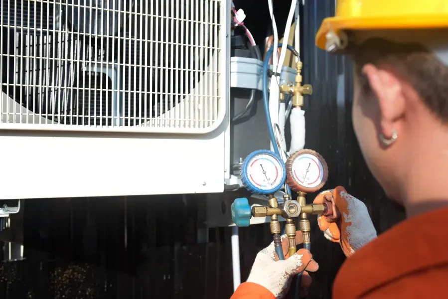Commercial air conditioning servicing